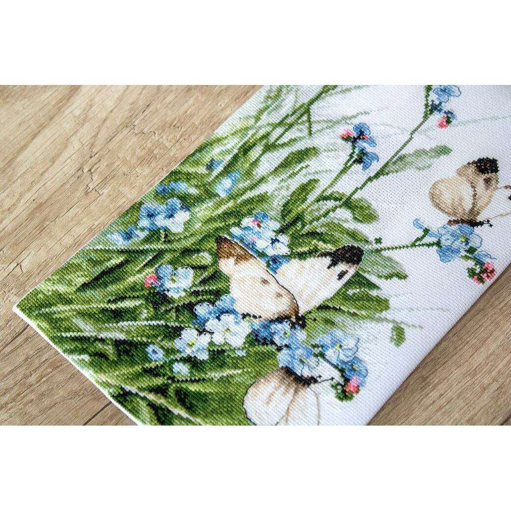 Counted Cross Stitch Kit Butterflies and bluebird flowers Leti939