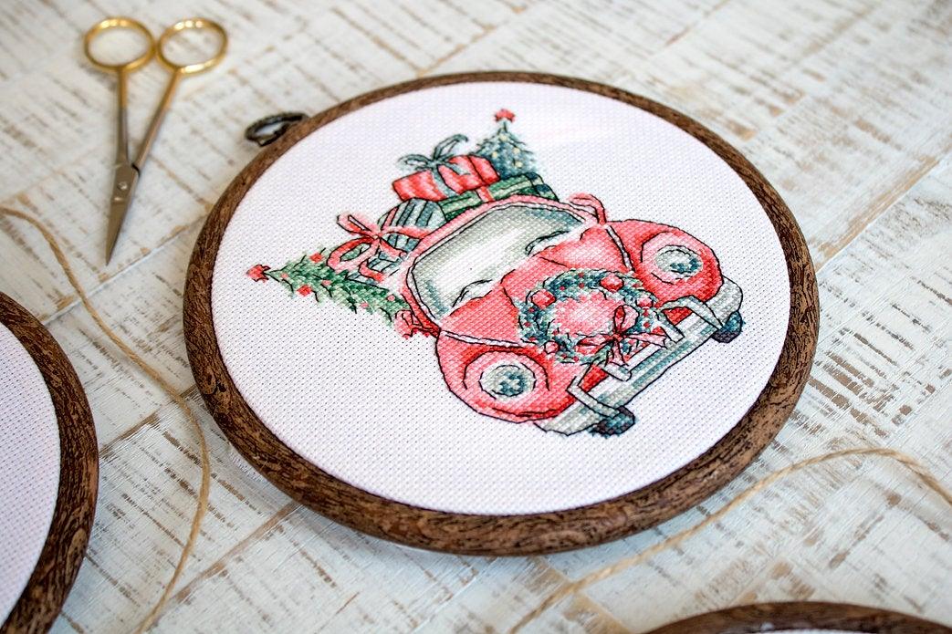 Counted Cross Stitch Kit Christmas Retro Cars / Kit of 5 Leti965