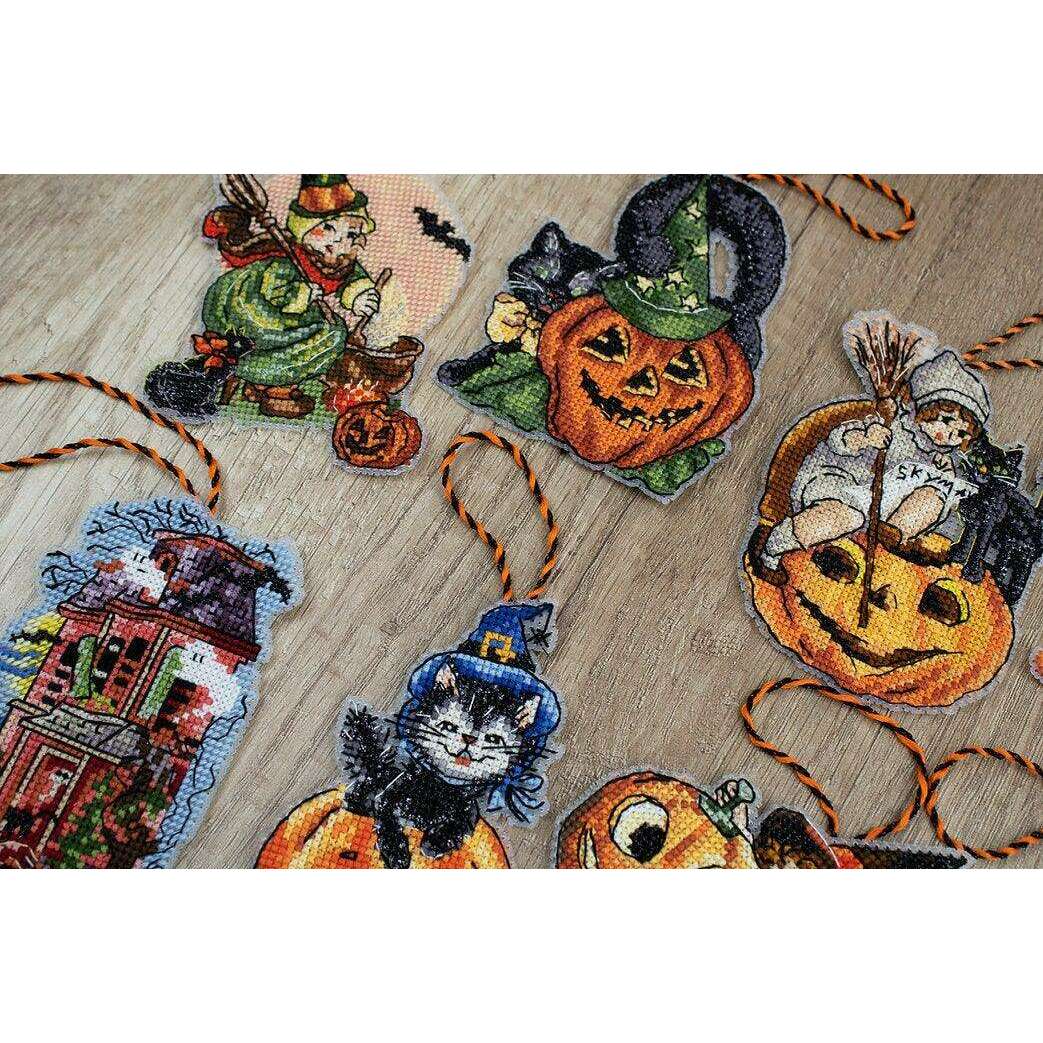 Counted Cross Stitch Kit Halloween Toys  L8008