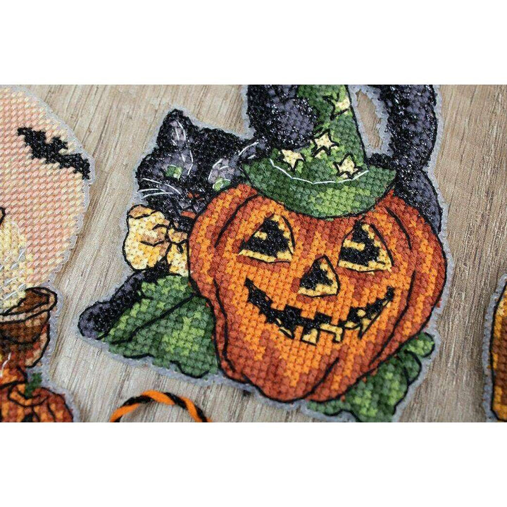 Counted Cross Stitch Kit Halloween Toys  L8008