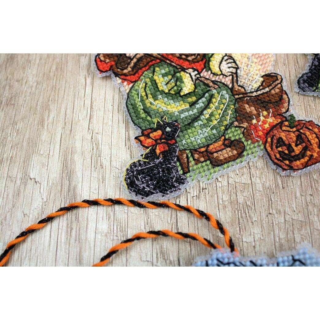 Counted Cross Stitch Kit Halloween Toys  L8008