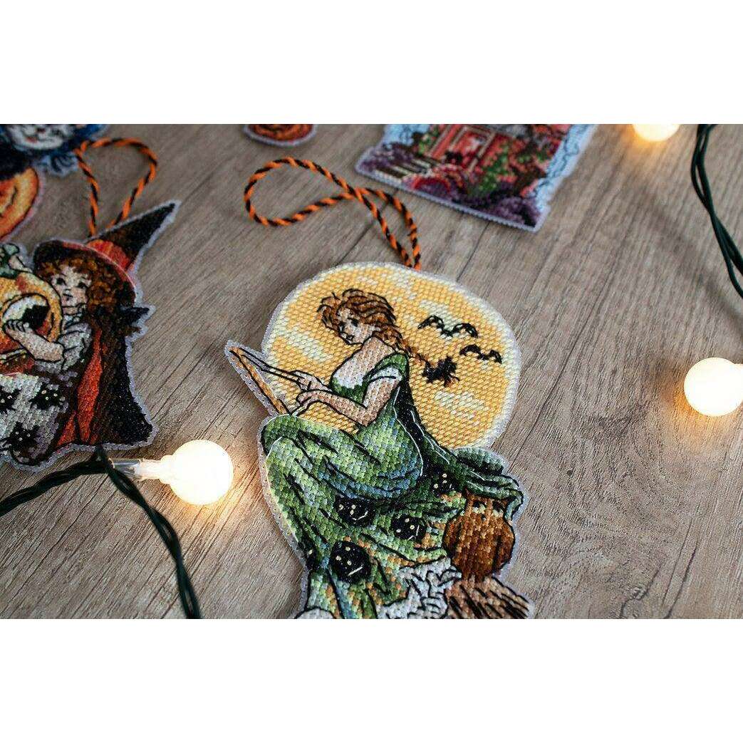 Counted Cross Stitch Kit Halloween Toys  L8008