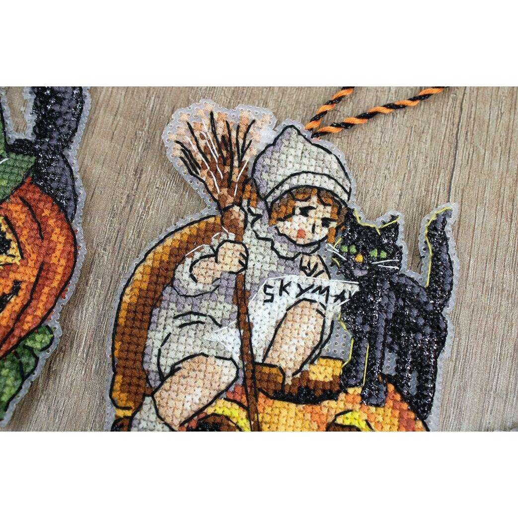 Counted Cross Stitch Kit Halloween Toys  L8008