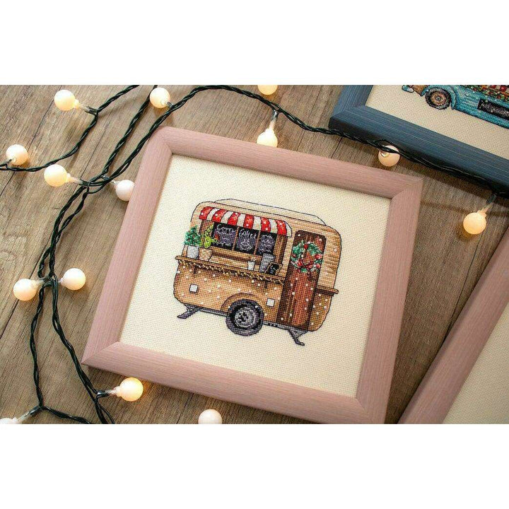Counted Cross Stitch Kit Happy Holidays L8001