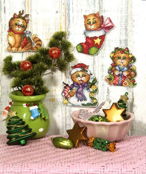 Counted cross stitch kit with plastic canvas "Cats" set of 4 designs 7627