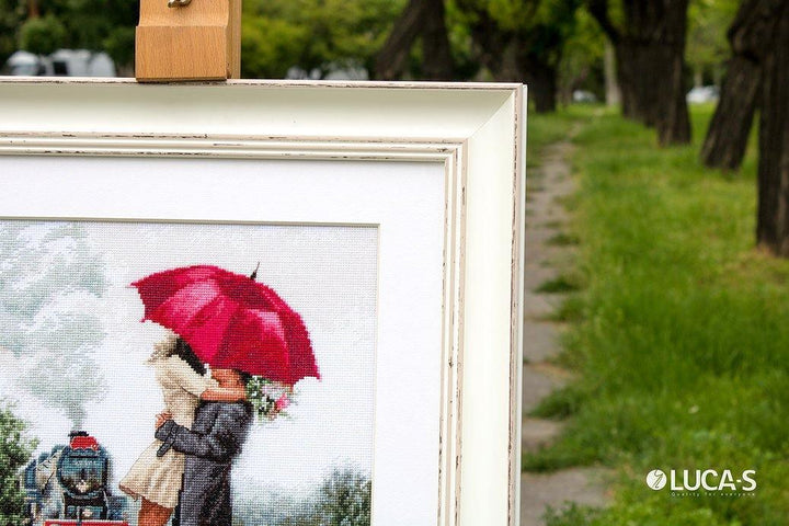 Couple on train station B2369L Counted Cross-Stitch Kit