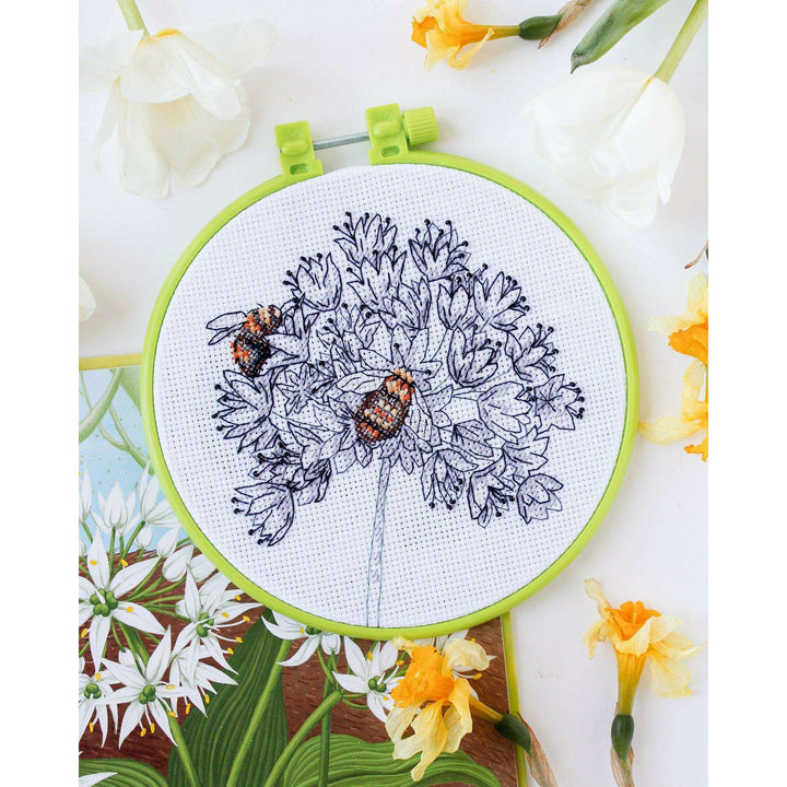 Cross-stitch kit Bees AHM-049