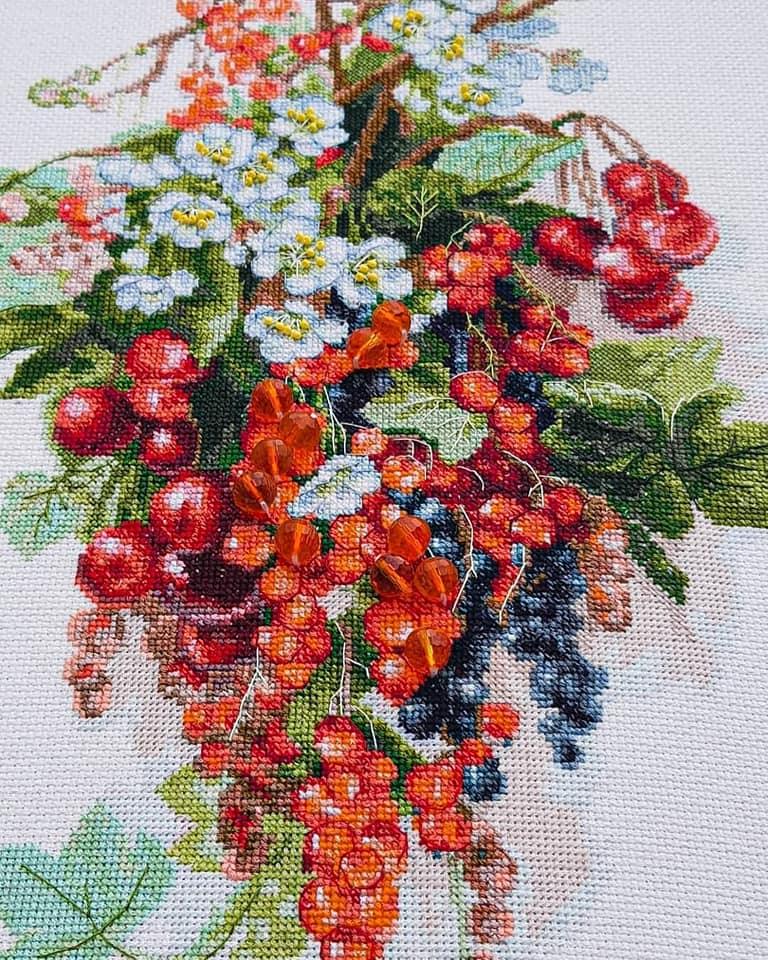 Cross-stitch kit M-266C "Sweet berry"