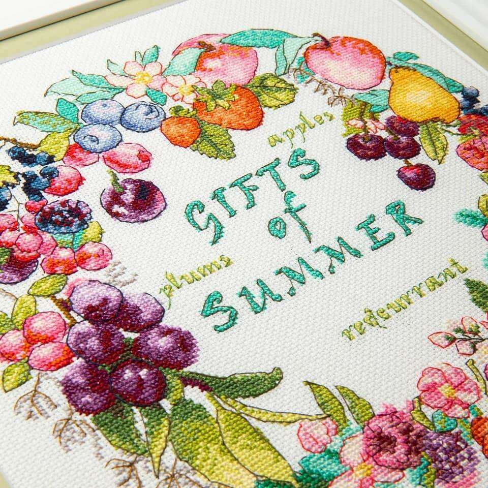 Cross-stitch kit M-434C "Berry fresh"