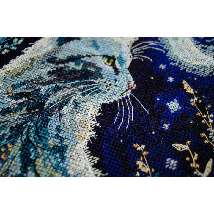 Cross-stitch kit Night guest AH-197