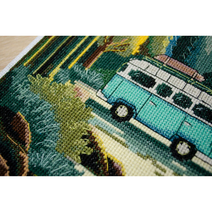 Cross-stitch kit Thirst for adventure AH-198