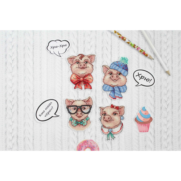Cute Piggies P-279 / SR-279 Plastic Canvas Counted Cross Stitch Kit