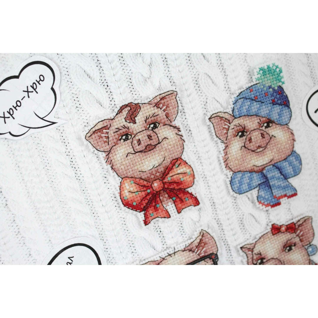 Cute Piggies P-279 / SR-279 Plastic Canvas Counted Cross Stitch Kit