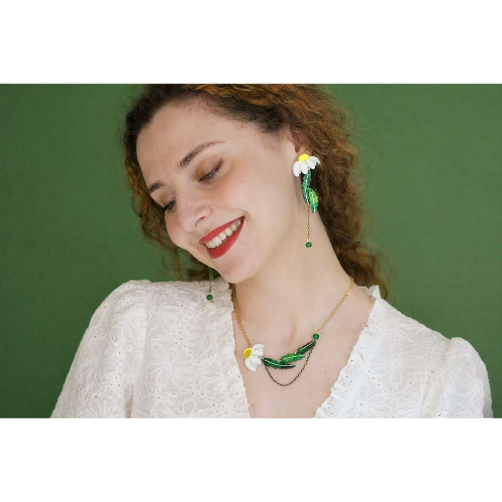 Daisy Necklace – view 2