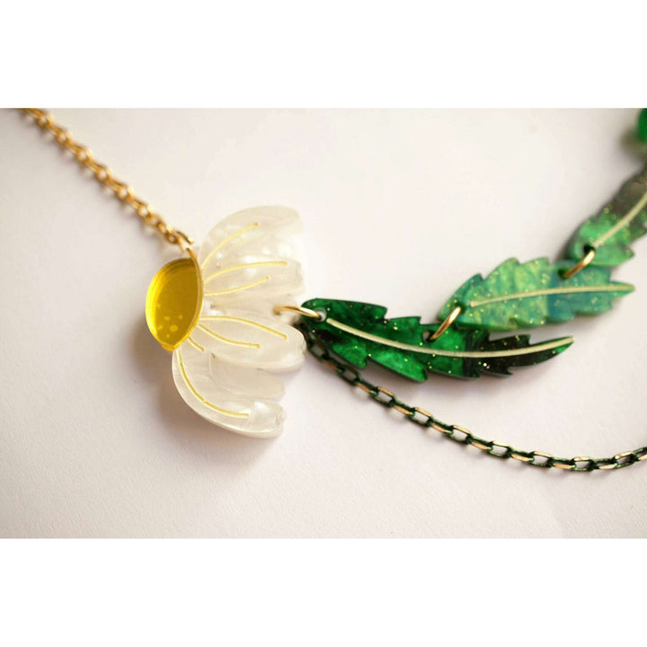 Daisy Necklace – view 3