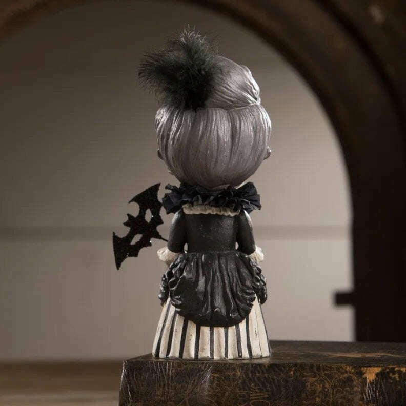 Divine Desiree Skelly by Bethany Lowe - Quirks!