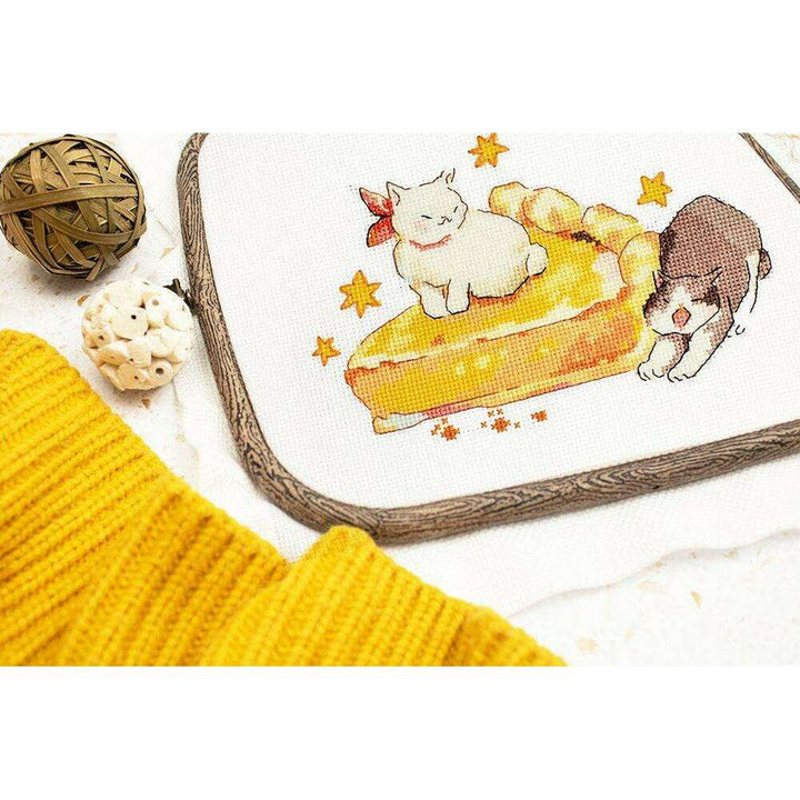 Eating Sleeping Stretching L8811 Counted Cross Stitch Kit