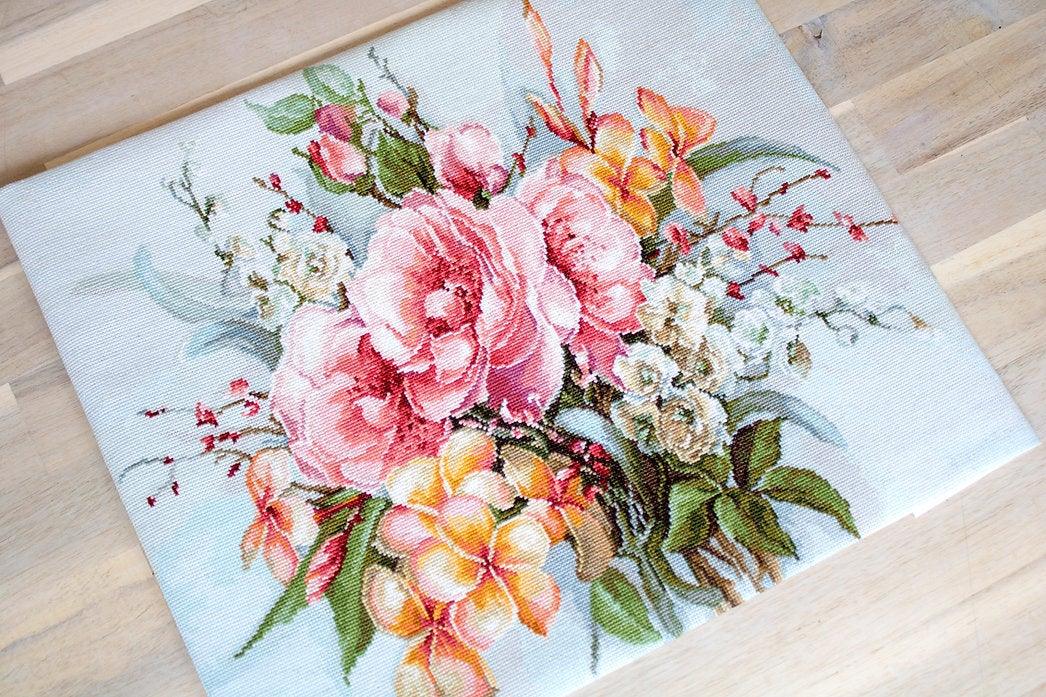 Flower bouquet BA2364L Counted Cross-Stitch Kit