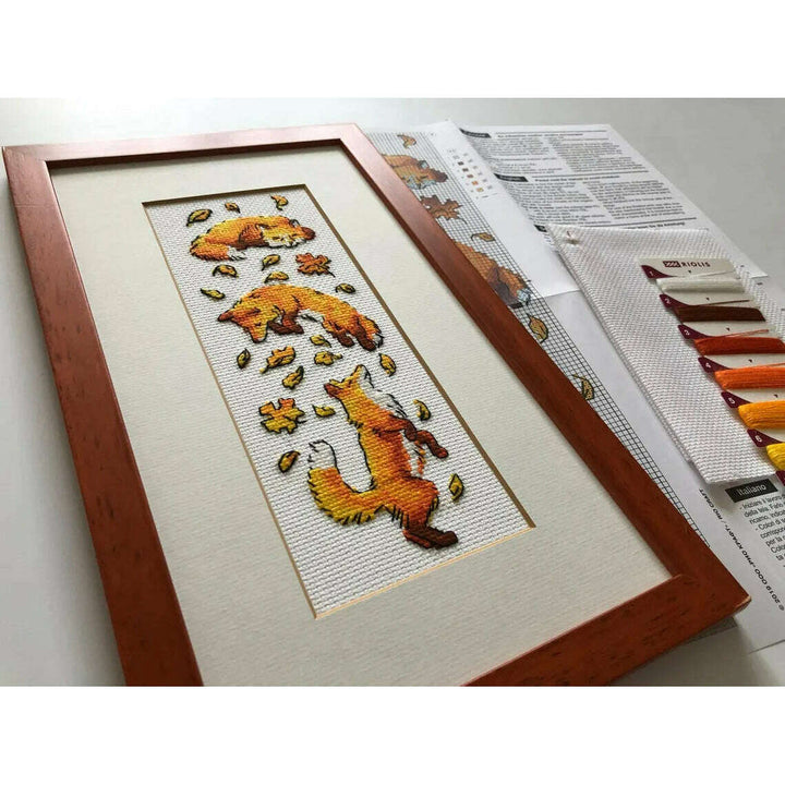 Foxes in Leaves R1879 Counted Cross Stitch Kit