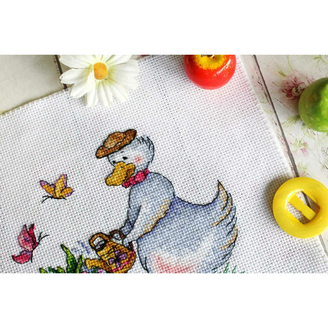 Gardening SM-439 Counted Cross Stitch Kit
