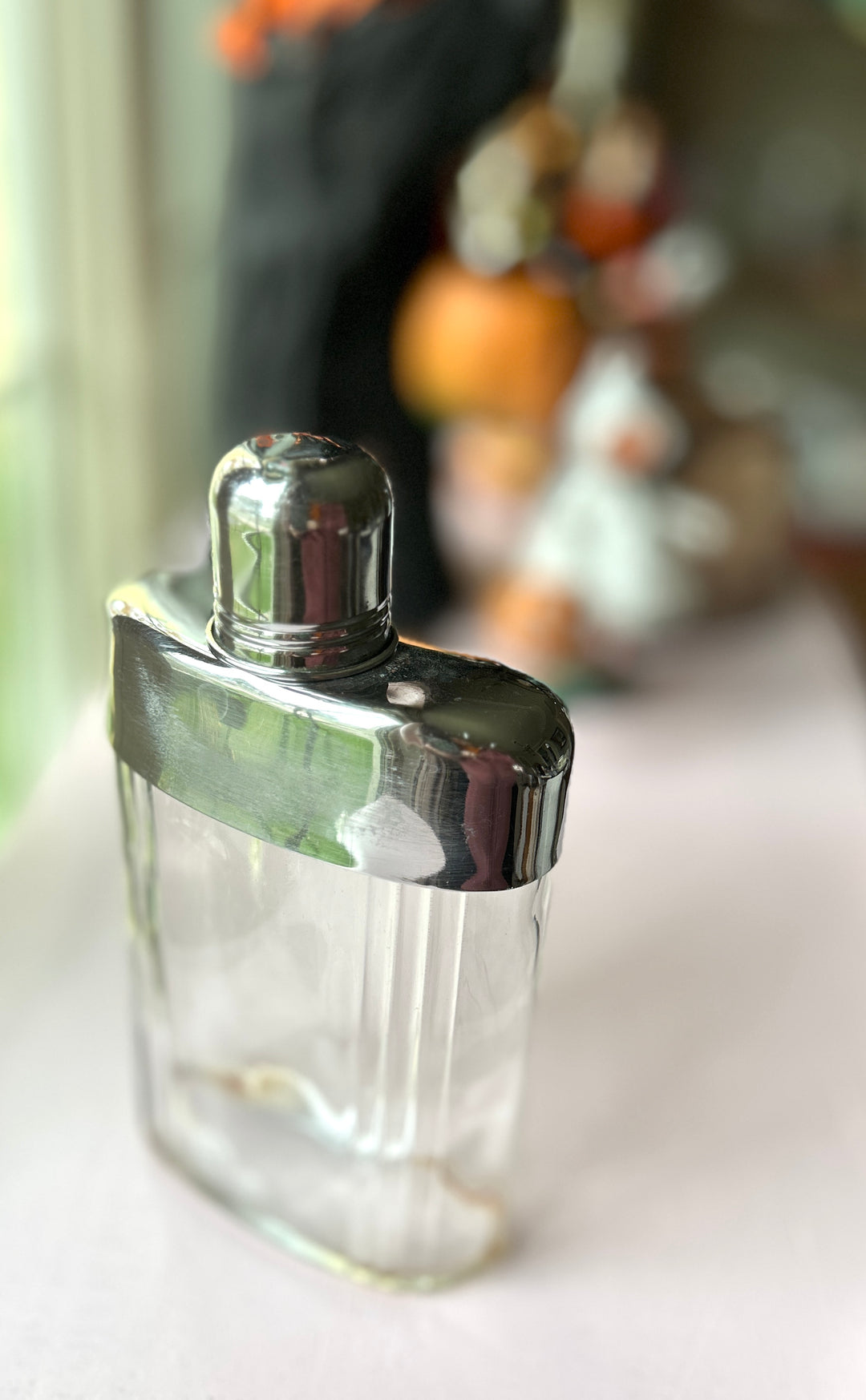 Glass flask curved side