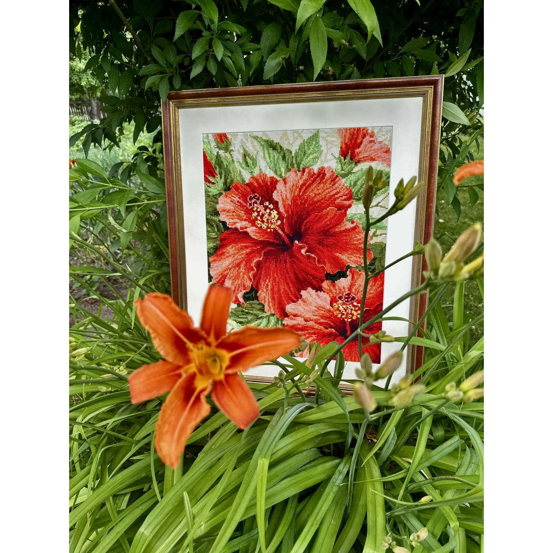 Hibiscus R1967 Counted Cross Stitch Kit