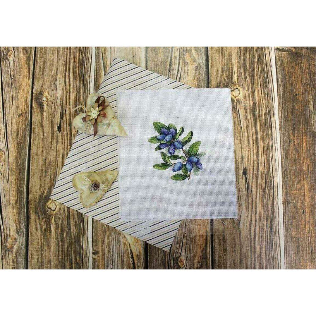 Honeysuckle SM-600 Counted Cross Stitch Kit