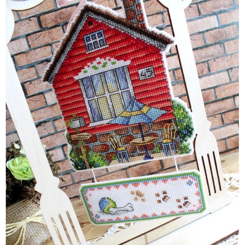 House P-493 / SR-493 Plastic Canvas Counted Cross Stitch Kit