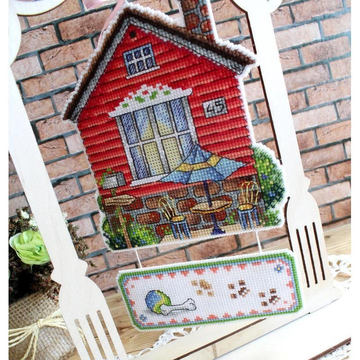 House P-493 / SR-493 Plastic Canvas Counted Cross Stitch Kit