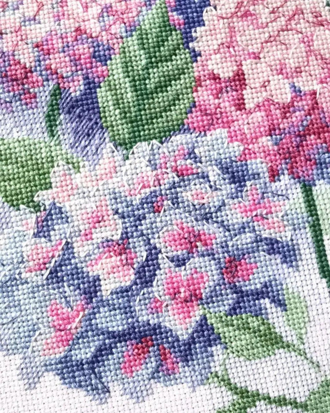 Graceful Hydrangeas R2139 Counted Cross Stitch Kit