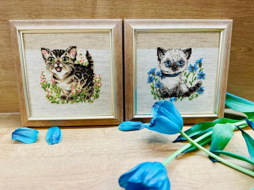 Siamese Kitten R2118 Counted Cross Stitch Kit