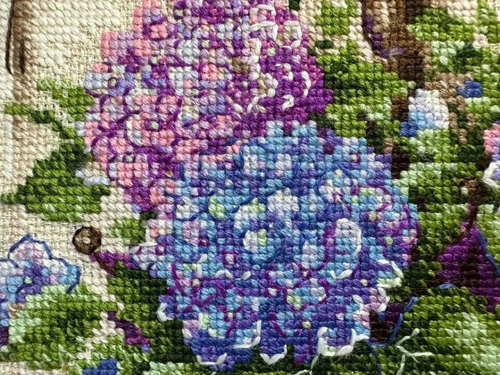 Umbrella Wreath R2087 Counted Cross Stitch Kit