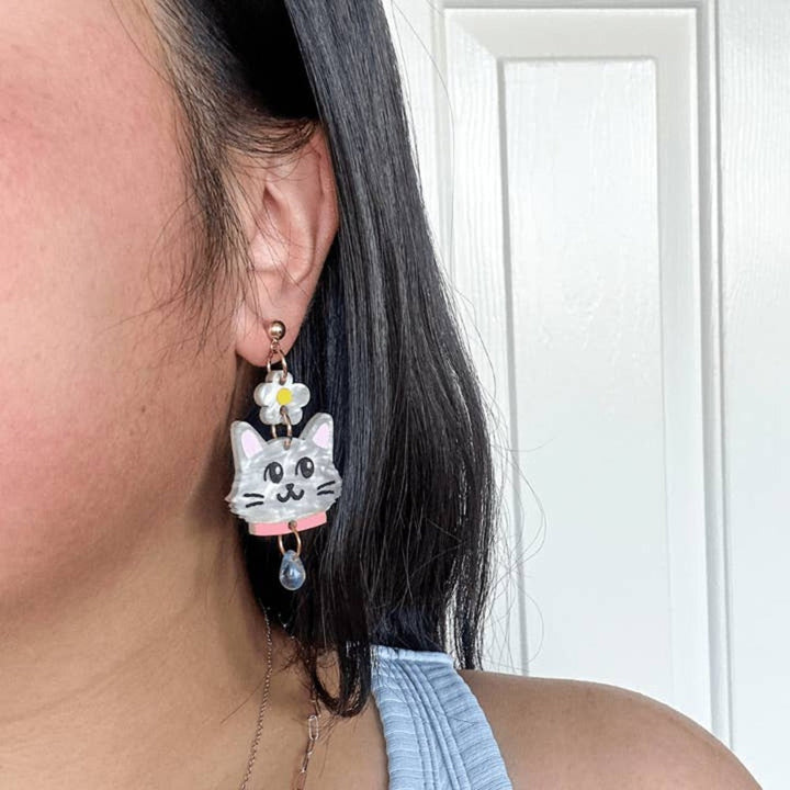 Little Daisy Cat Dangle 2