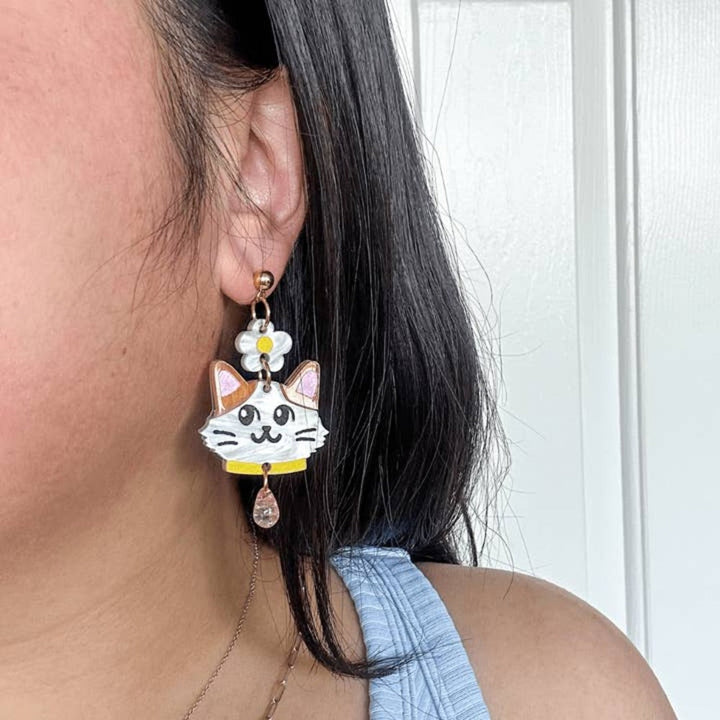 Little Daisy Cat Dangle 3