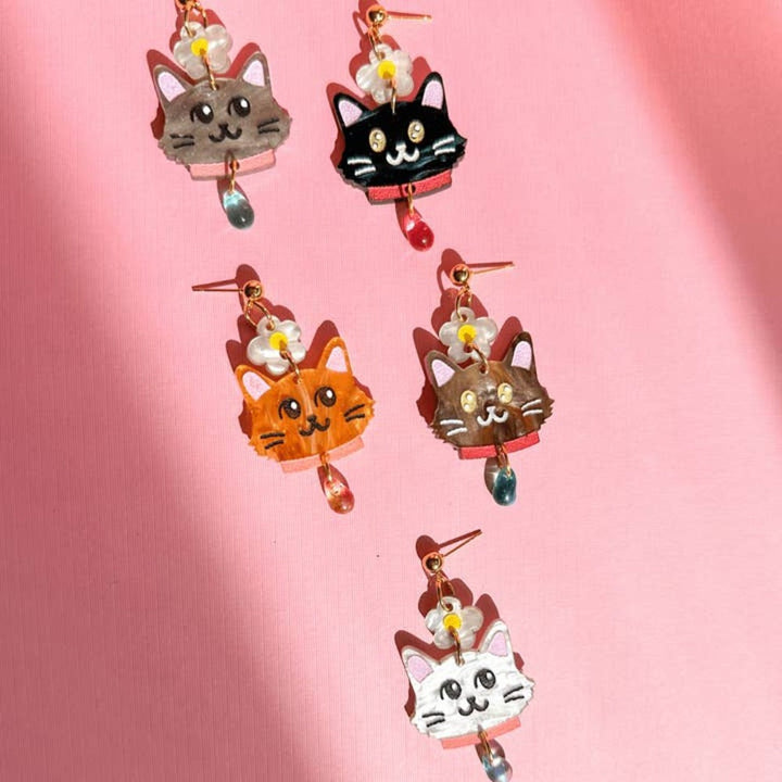 Little Daisy Cat Dangle 4
