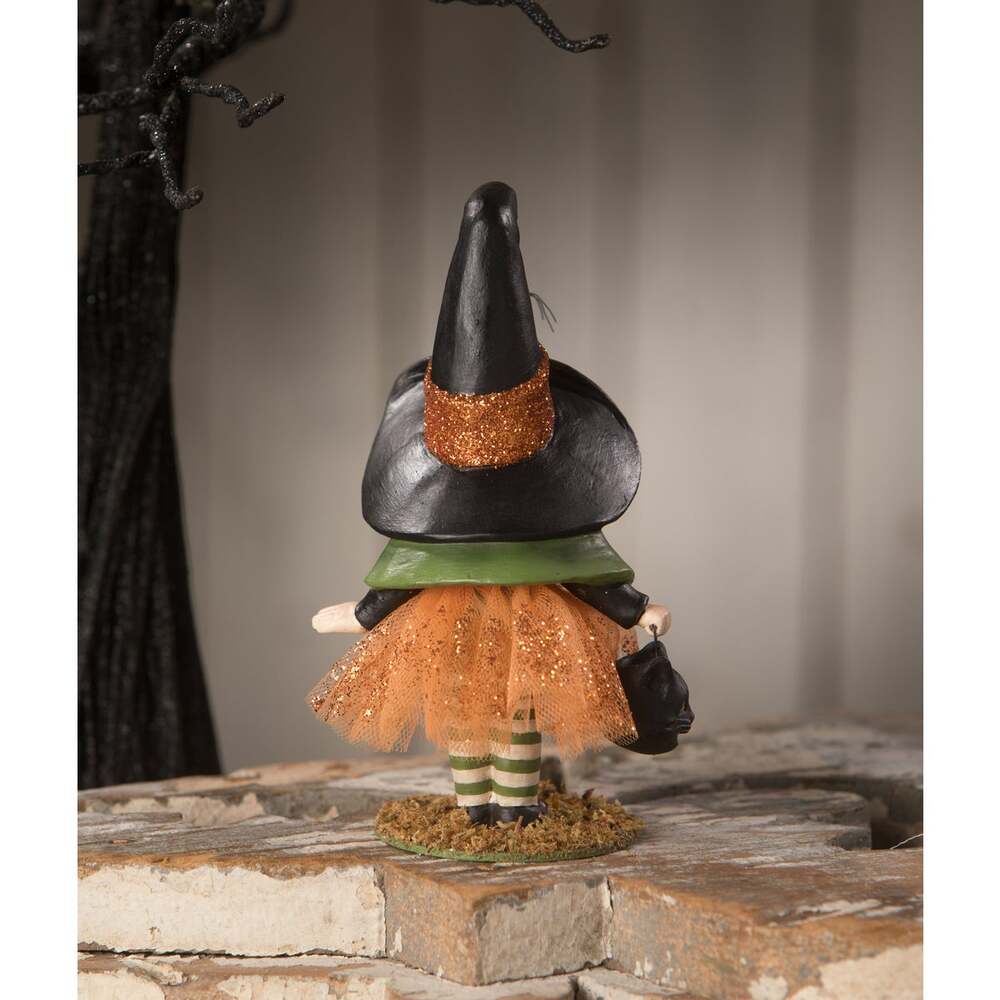 Little Lavinia Witch with Spider by Bethany Lowe Designs 1