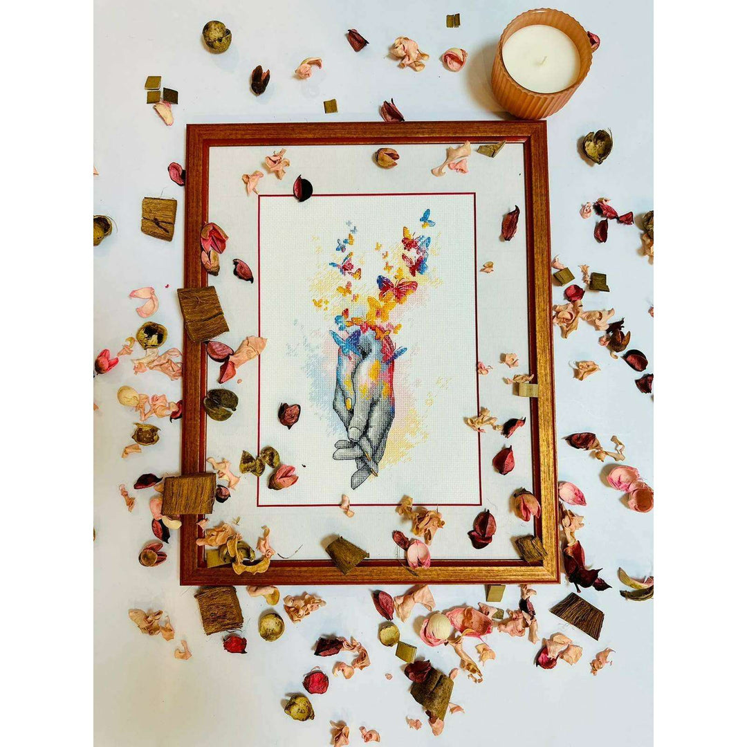Love is in the Air R2104 Counted Cross Stitch Kit