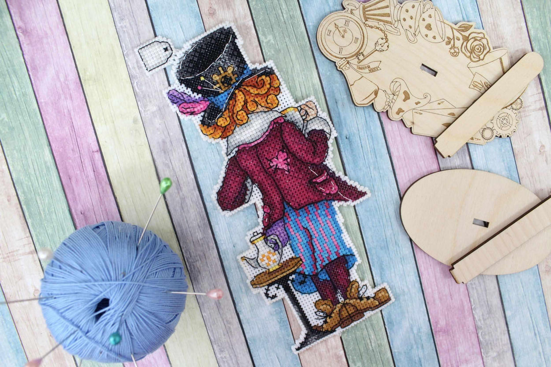 Mad Hatter P-349 / SR-349 Plastic Canvas Counted Cross Stitch Kit