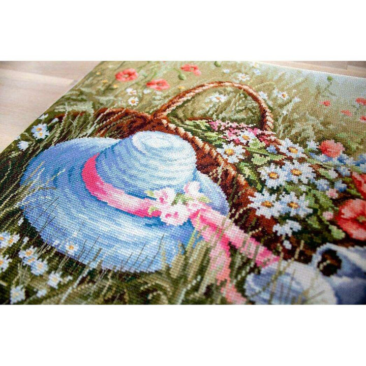 Meadow with poppies BU4020L Counted Cross-Stitch Kit