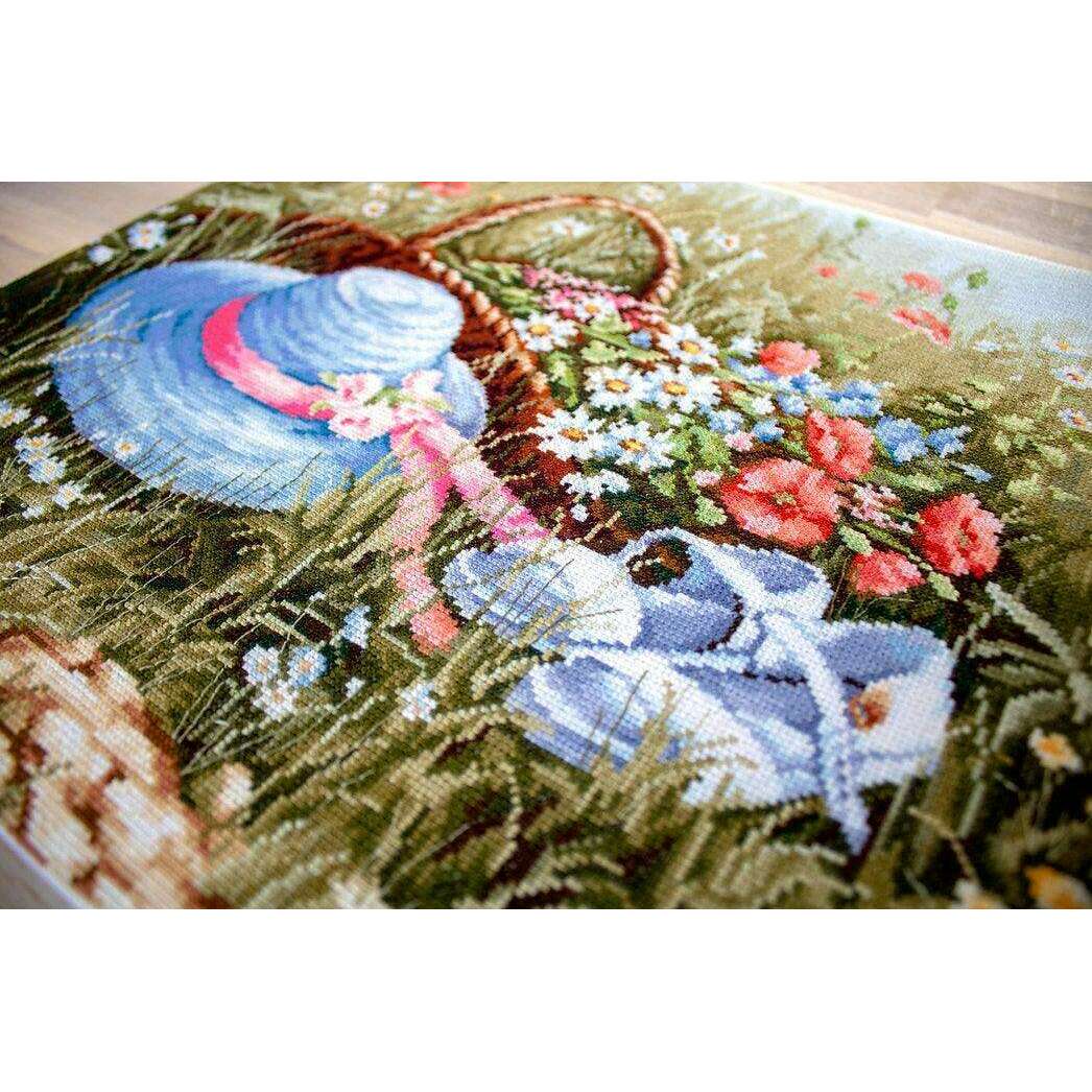 Meadow with poppies BU4020L Counted Cross-Stitch Kit