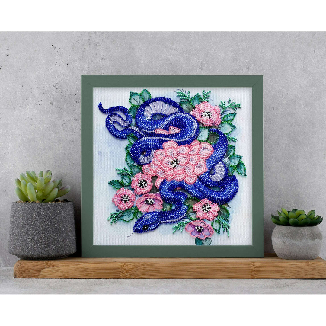 Mid-sized bead embroidery kit - Embrace of nature AMB-110