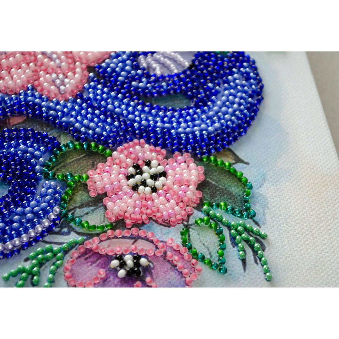 Mid-sized bead embroidery kit - Embrace of nature AMB-110