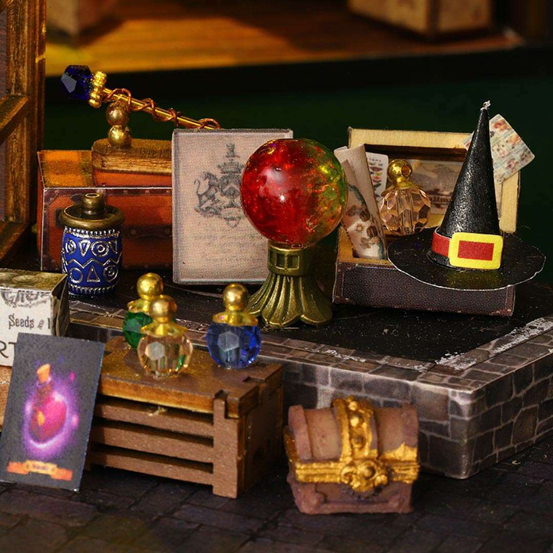 Miniature Wizardi Roombox Kit - Magic Treasure House Dollhouse Kit