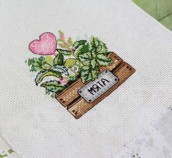 Mint SM-637 Counted Cross Stitch Kit