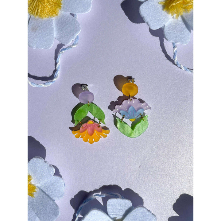 Mismatch Blooming Daisy