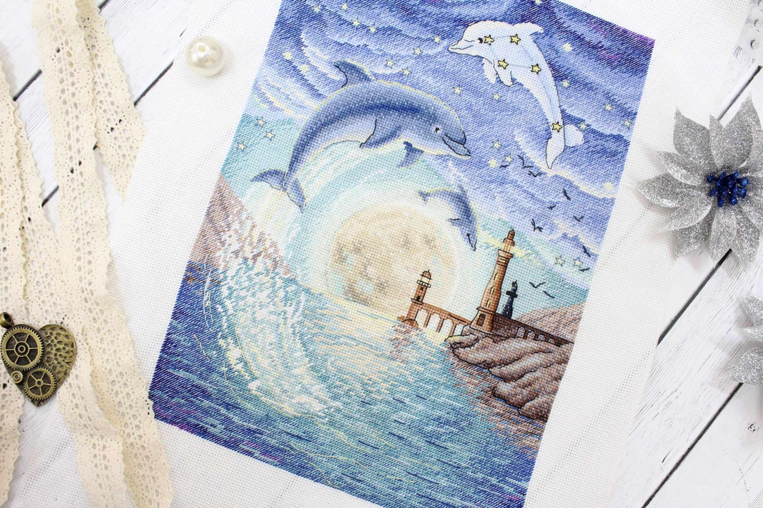 Moon Bay SNV-673 Counted Cross Stitch Kit