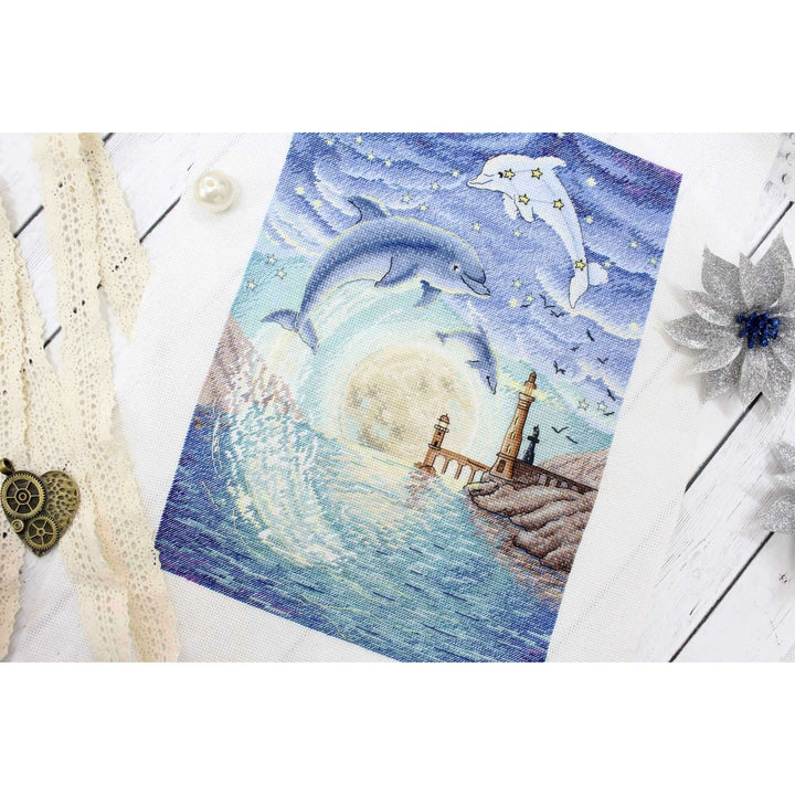 Moon Bay SNV-673 Counted Cross Stitch Kit