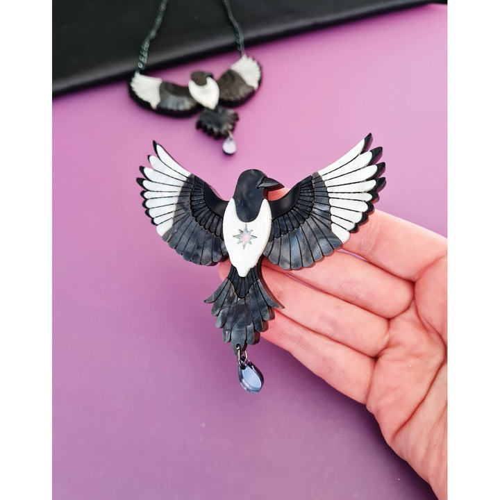Mystic magpie brooch or necklace 1
