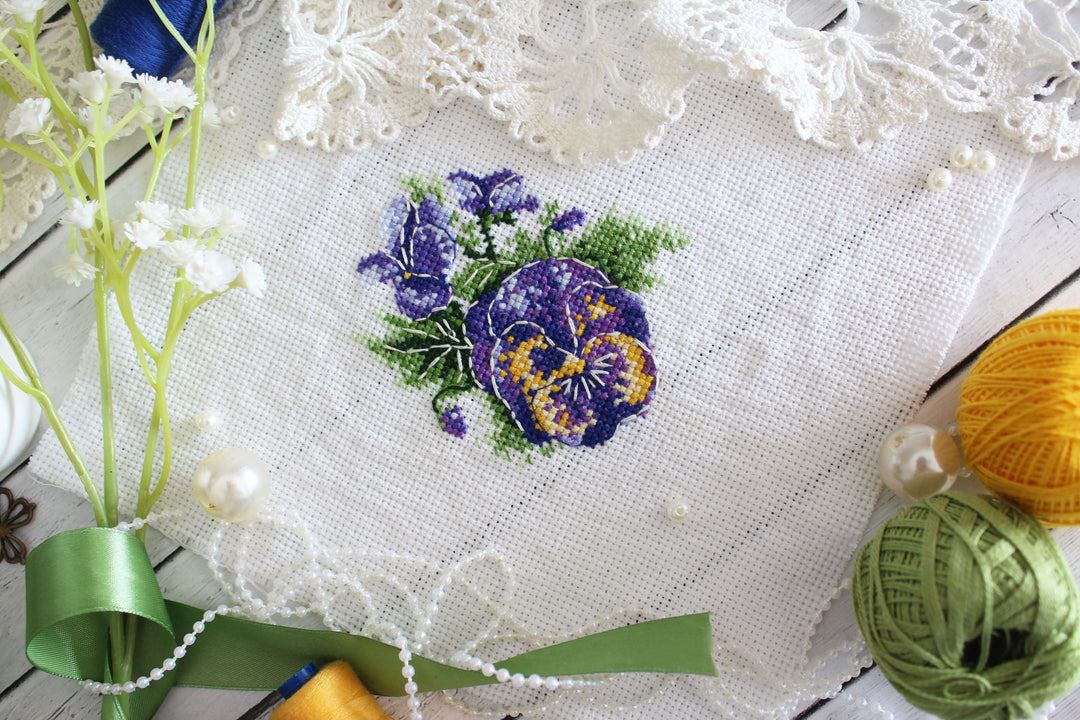 Pansies SM-630 Counted Cross Stitch Kit