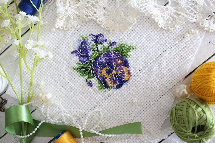 Pansies SM-630 Counted Cross Stitch Kit